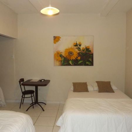 Hotel Calixtro Registro Exterior photo