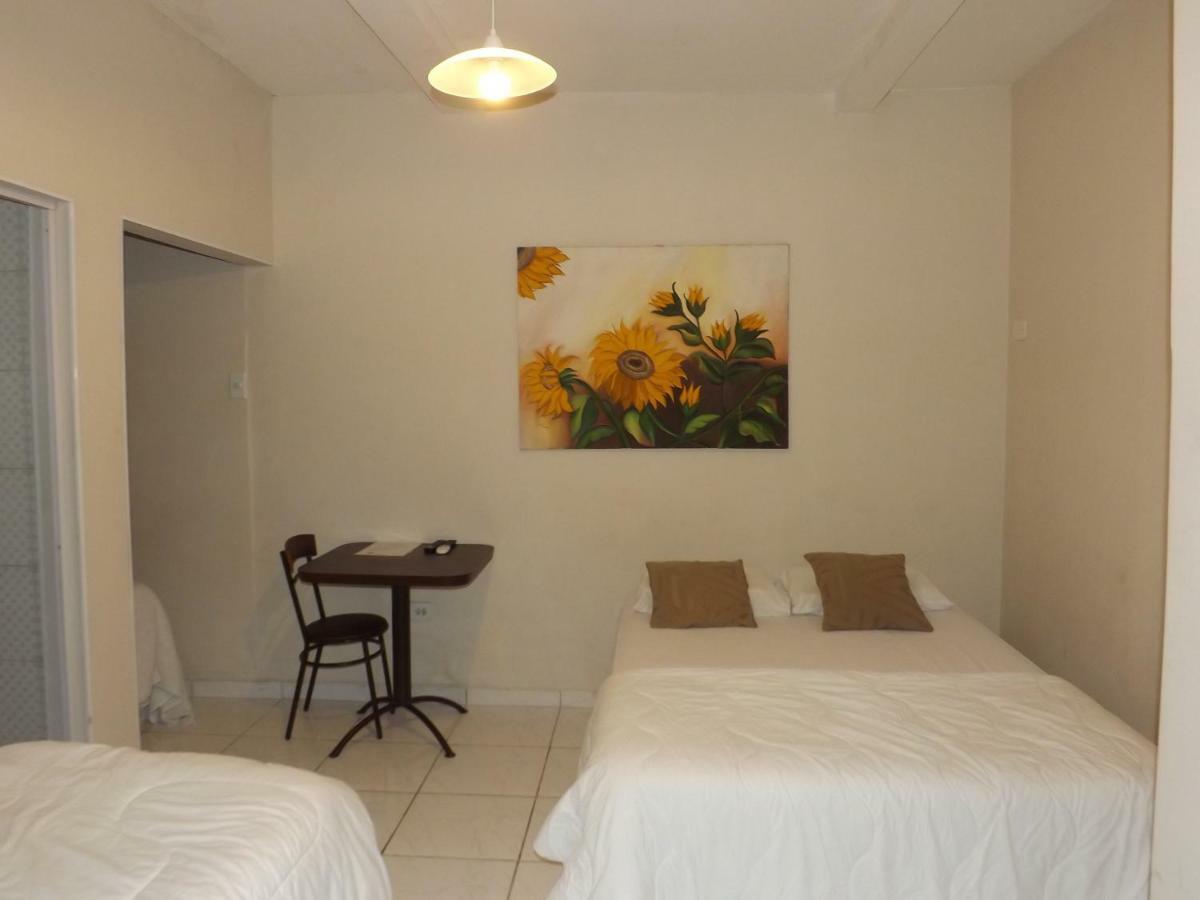 Hotel Calixtro Registro Exterior photo